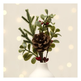 Pinecone and Berry Pick 20cm
