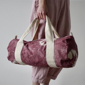 How to Make a Tie-Dye Gym Bag