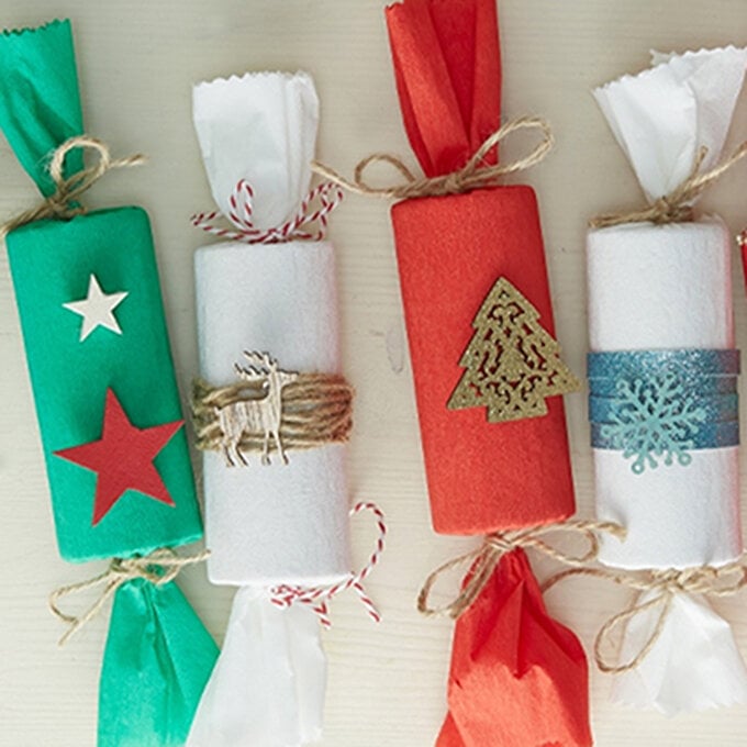 How to Make Traditional Christmas Crackers image number 1