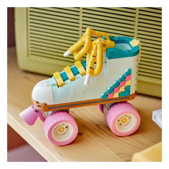 LEGO Creator 3 in 1 Retro Roller Skate image number 2