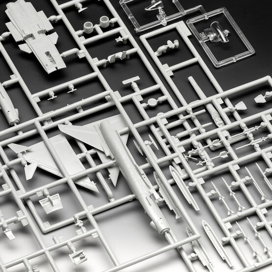 Revell Eurofighter Typhoon RAF Model Set 1:144 image number 3