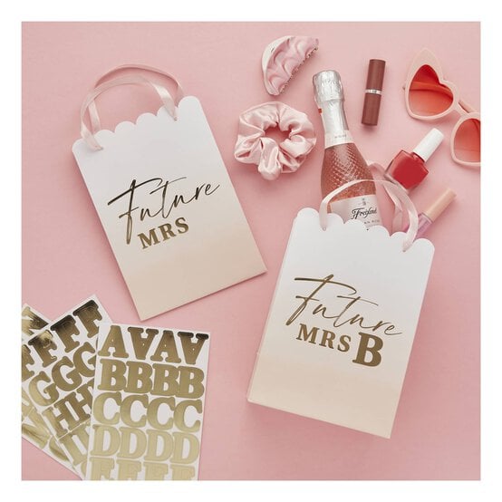 Pink and Gold Future Mrs Party Bags 4 Pack image number 2