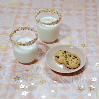 How to Make Sparkle Rimmed Glasses