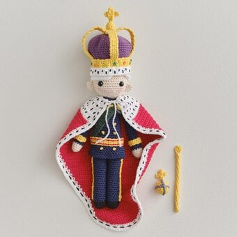 How to Crochet an Amigurumi King Charles
