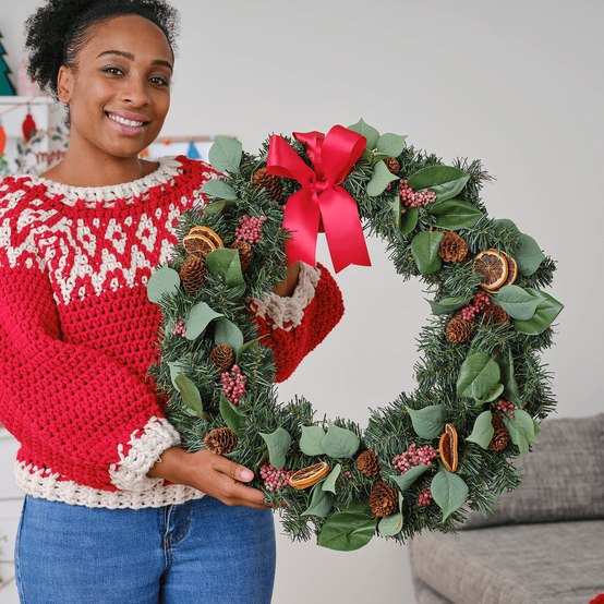 How to Make a Traditional Artificial Christmas Wreath image number 1