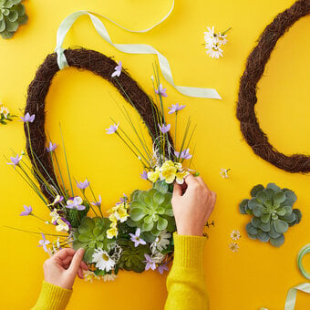 How to Make a Spring Floral Wreath