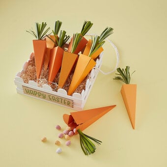 Cricut: How to Make a Carrot Treat Box