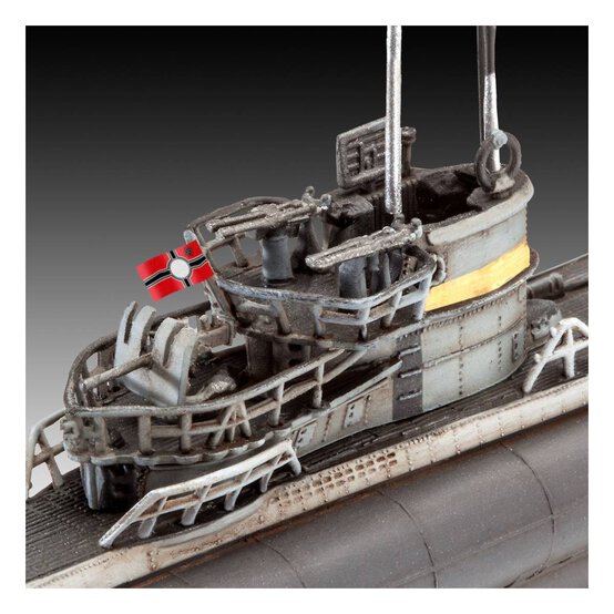 Revell German Submarine Type VII C41 Model Kit 1:350 image number 3