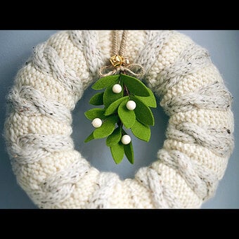How to Make a Knitted Wreath