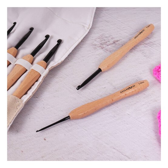 Milward Wooden Handle Crochet Hook Set image number 2