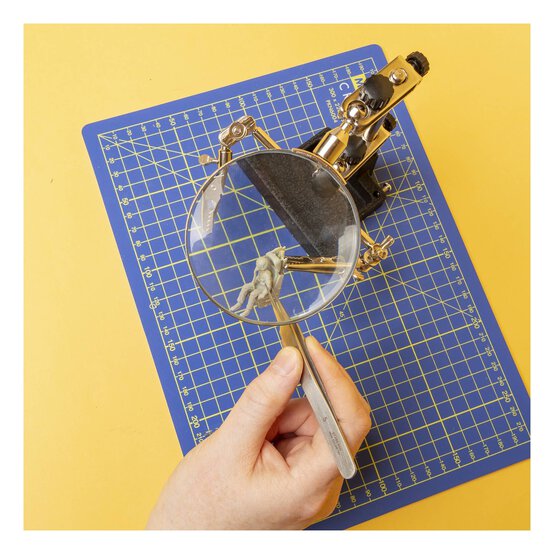 Modelcraft Heavy Duty Helping Hands Magnifier image number 2