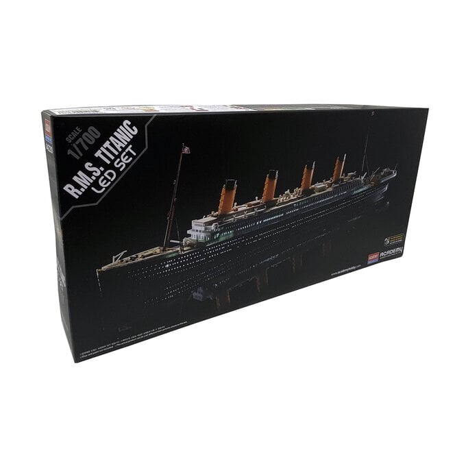 Academy RMS Titanic LED Model Set 1:700 image number 1