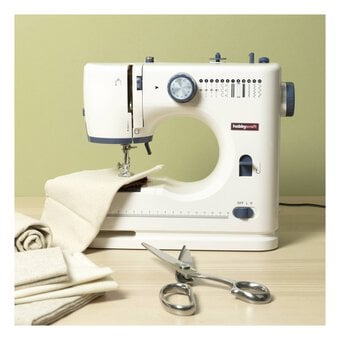 Hobbycraft 12S Sewing Machine and Spool Thread Bundle