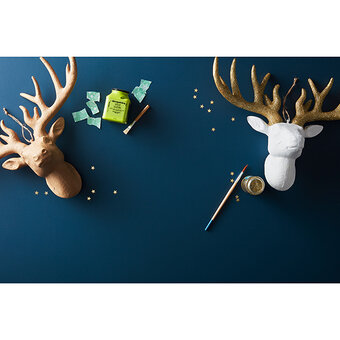 How to Decorate a Mache Stag Head