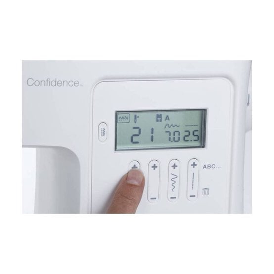 Singer Confidence 7640 Sewing Machine and Accessories Bundle image number 3