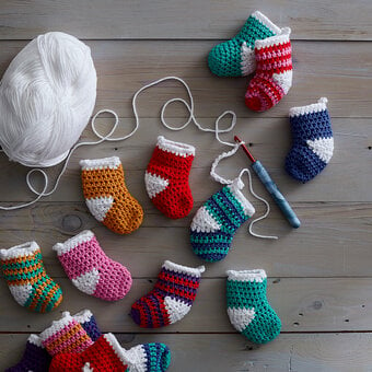How to Crochet a Mini Stocking Advent