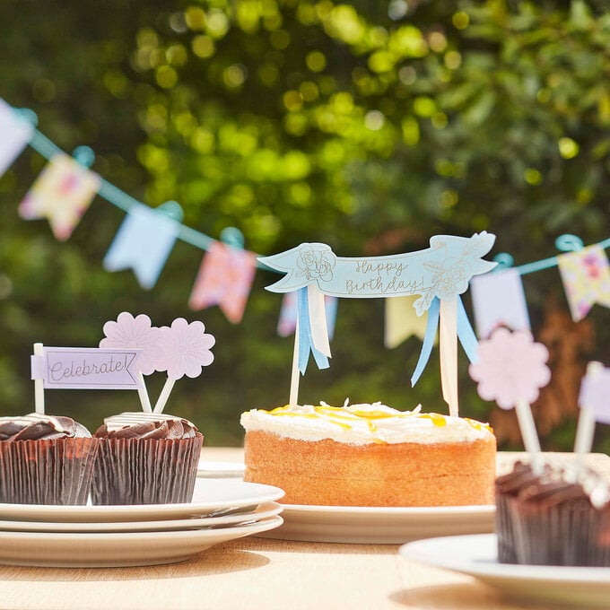 Cricut: How to Make Foiled Cake Toppers image number 1