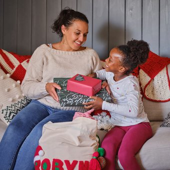 How to Create Hand-Drawn Christmas Gift Wrap