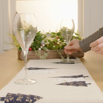 How to Sew an Applique Table Runner for Christmas