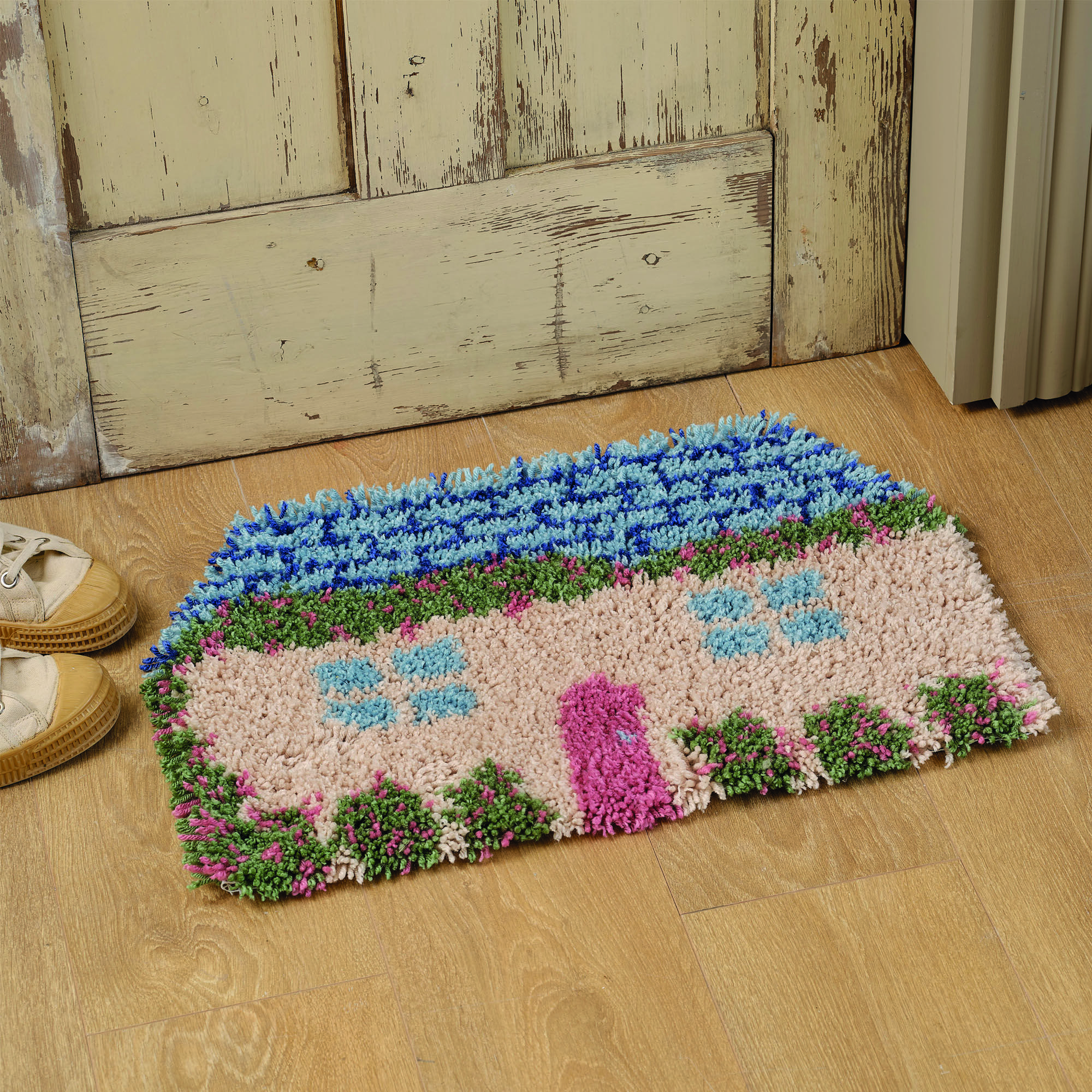 How to Make a Spring Cottage Latch Hook Rug