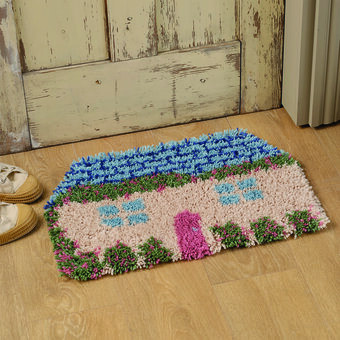 How to Make a Spring Cottage Latch Hook Rug