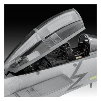 Revell F-15E Strike Eagle Model Kit 1:72 image number 3