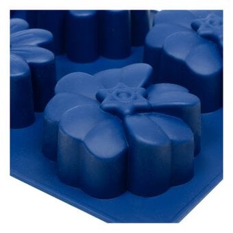 Whisk Flower Silicone Muffin Tray 6 Wells image number 3