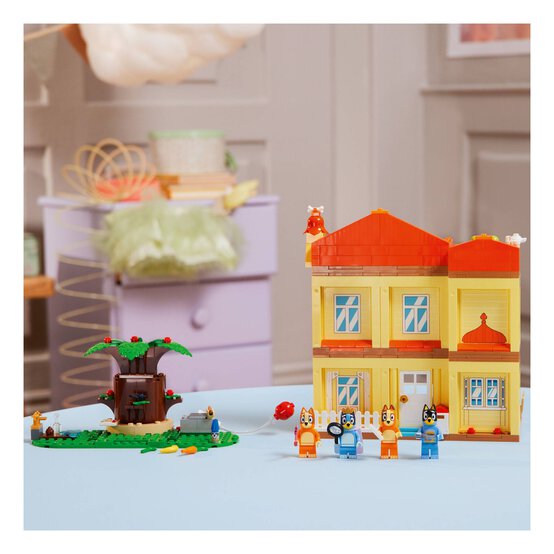 LEGO Bluey's Family House image number 2