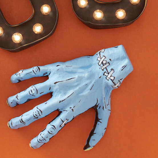 How to Make a Comic Mache Hand image number 1