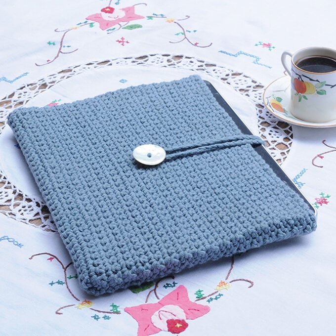How to Crochet a Tablet Cover image number 1