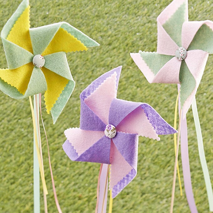 How to Make Pinwheels from Felt image number 1