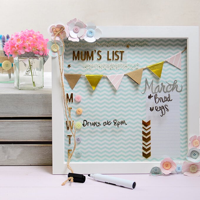 How to Make a Memory Frame Notice Board image number 1