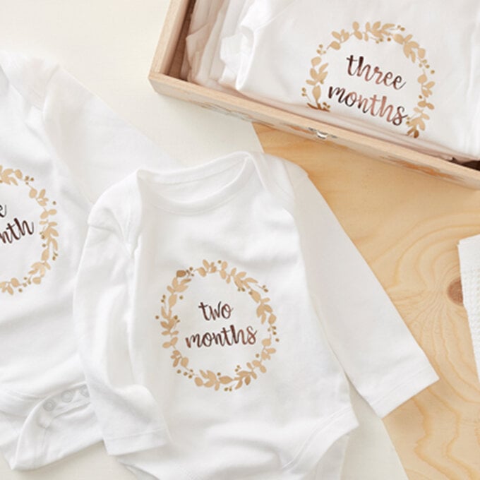 Cricut: How to Make Milestone Baby Grows image number 1