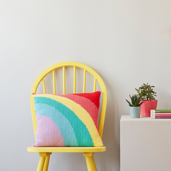 How to Make A Crochet Rainbow Cushion image number 1
