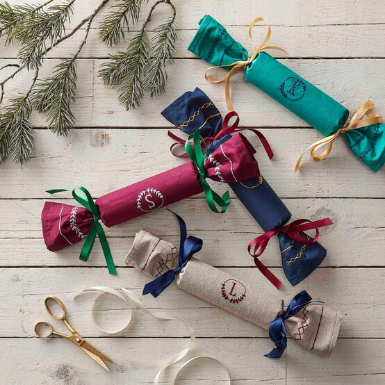 How to Make Embroidered Crackers image number 1