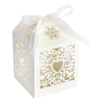 Ivory Heart Favour Boxes 10 Pack
