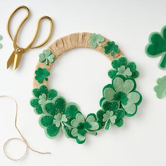 Cricut: How to Make a St Patrick's Day Wreath
