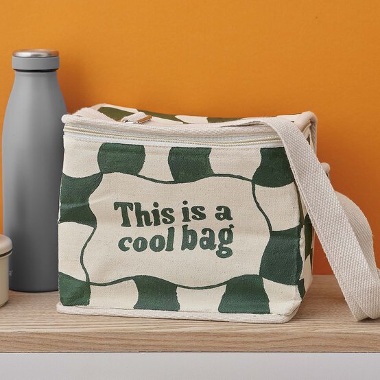How to Paint Your Own Cooler Bag image number 1