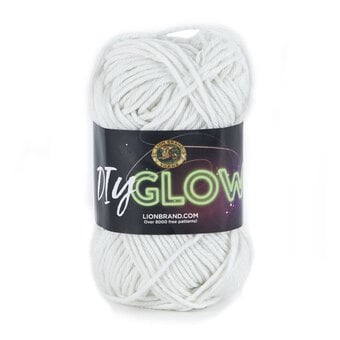 Lion Brand DIY Glow Yarn 50g
