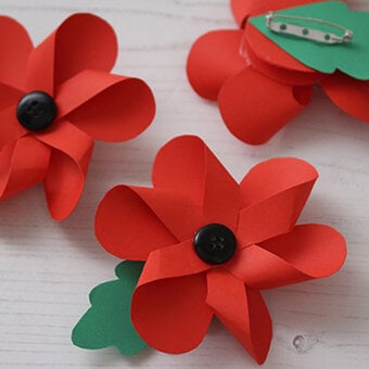 How to Make a Poppy Pin Wheel Brooch