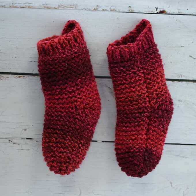 How to Make Cosy Slipper Socks image number 1