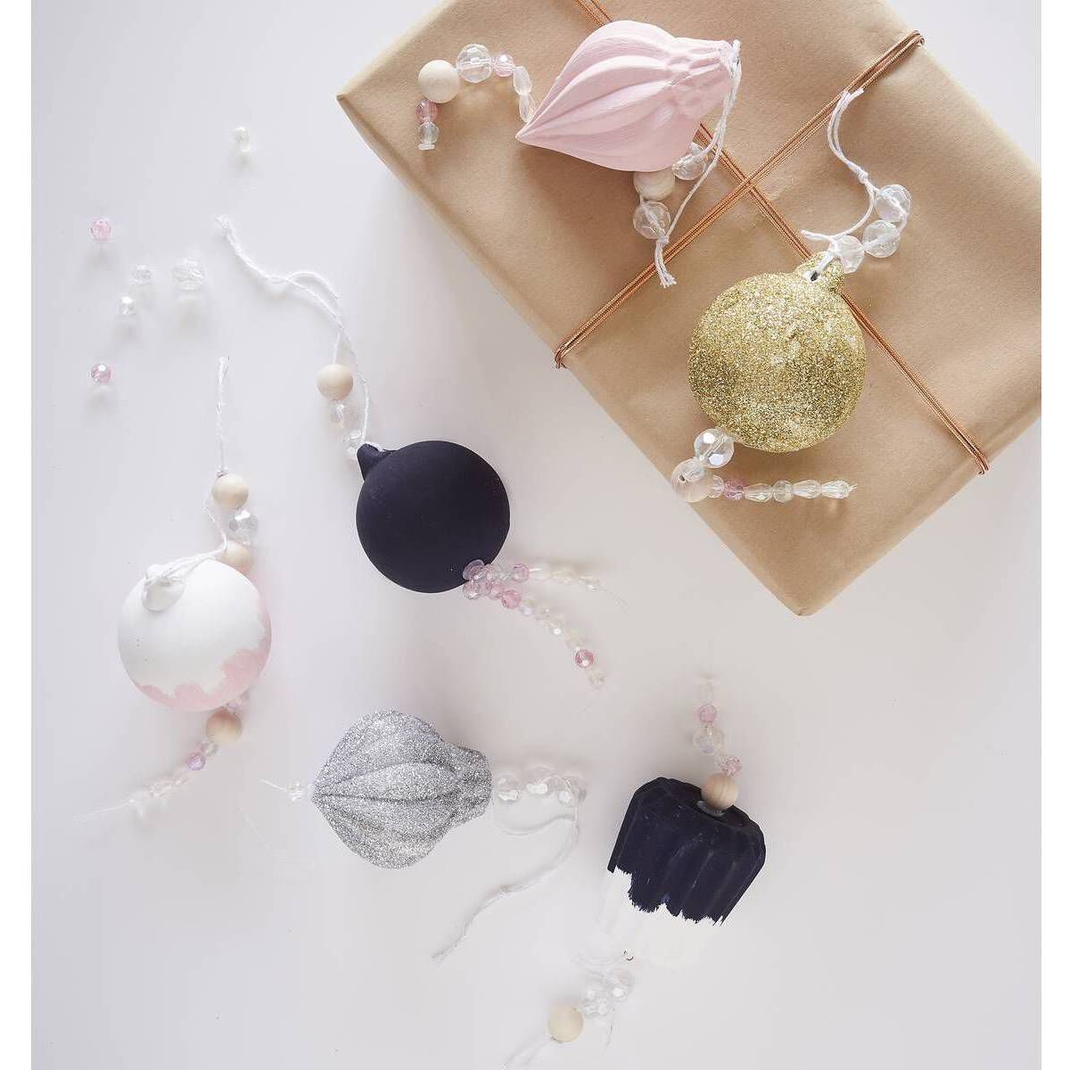 Ceramic Baubles with Jute 3 Pack Hobbycraft