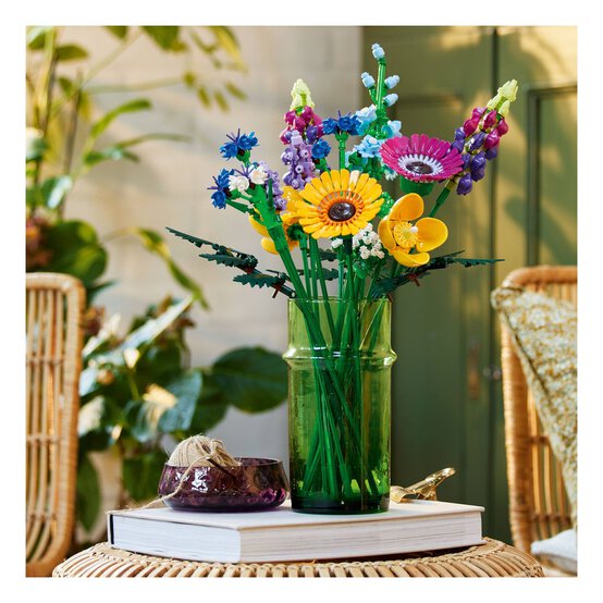 LEGO Botanicals Wildflower Bouquet image number 2