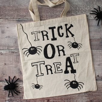 Cricut: How to Make an Iron-on Vinyl Trick or Treat Bag