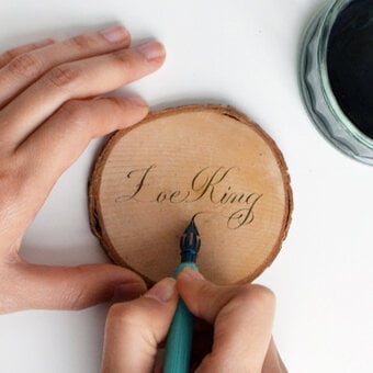 How to Create Modern Calligraphy Place Cards