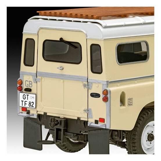 Revell Land Rover Series III LWB Model Kit 1:24 image number 4