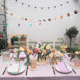 5 Styling Tips for an Outside Garden Supper