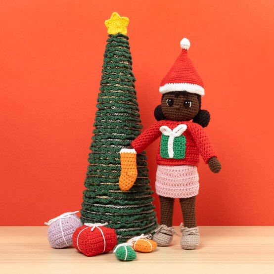 How to Crochet a Christmas Jumper for Your Tiny Friends Doll image number 1