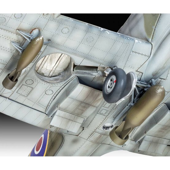 Revell Supermarine Spitfire Mk.IXc Model Plane Kit 1:32 image number 3