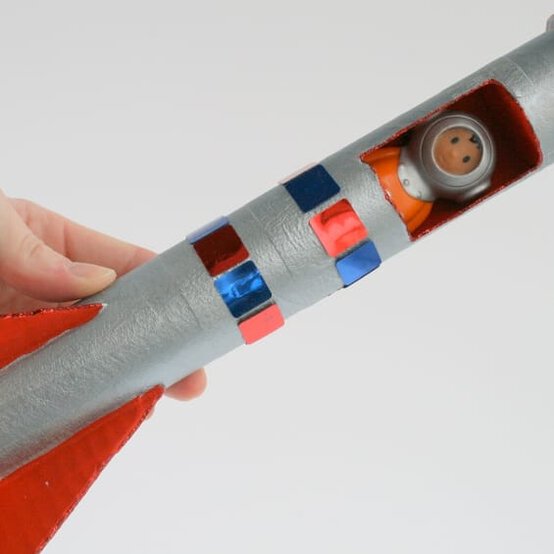 5 Space Inspired Kids' Craft Ideas image number 1